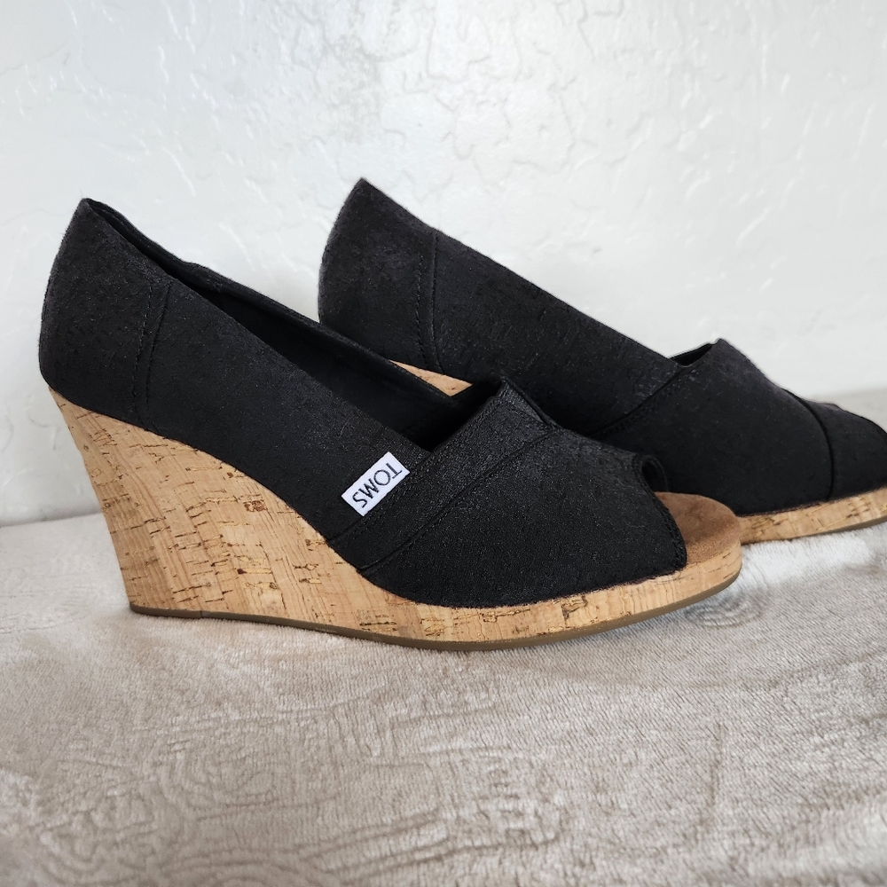 TOMS Women's Black Wedge Shoes